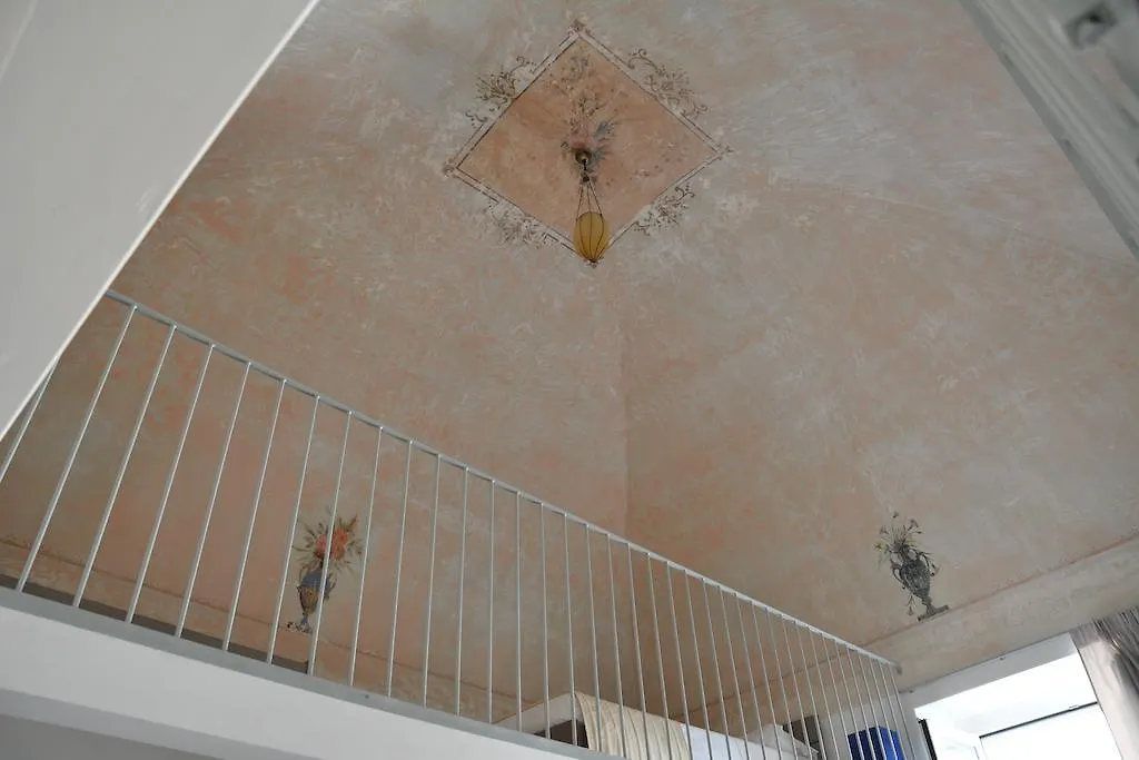 Up Room&Suite Lecce 2*,